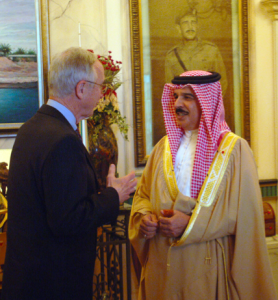 King Hamad Bin Isa Al-Khalifa of Bahrain with US Deputy Secretary of Defense Gordon England. Released to the public domain.