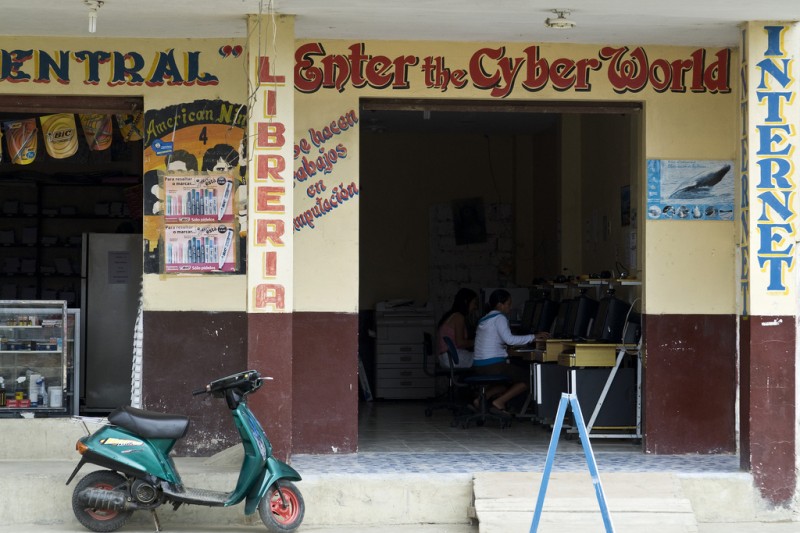 Cybercafe, Ecuador. Photo by Romsrini via Flickr (CC BY-NC-ND 2.0)