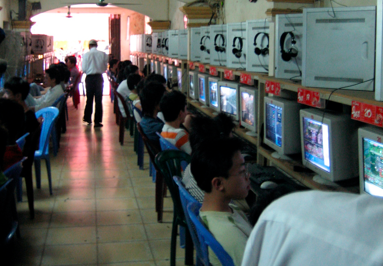 Internet cafe in Vietnam. Photo by Ivan Lian via Flickr (CC BY_NC-ND 2.0)