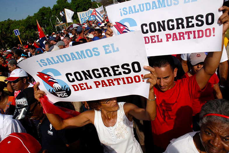 "We salute the party congress." A 2011 pro-government rally in Havana. Photo by Reno Massola, labeled for reuse.