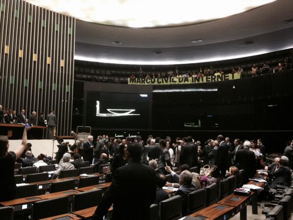 Activists cheer for the bill in the Chamber. Photo by @MarcoCivil via Twitter.