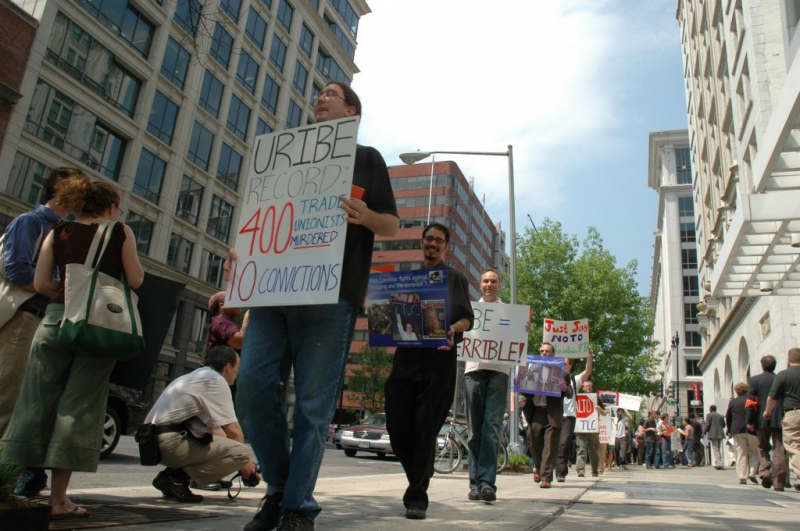 Demonstrators protest the US-Colombia Free Trade Agreement in Washington DC. Photo by b.wu via Wikimedia (CC BY 2.0)
